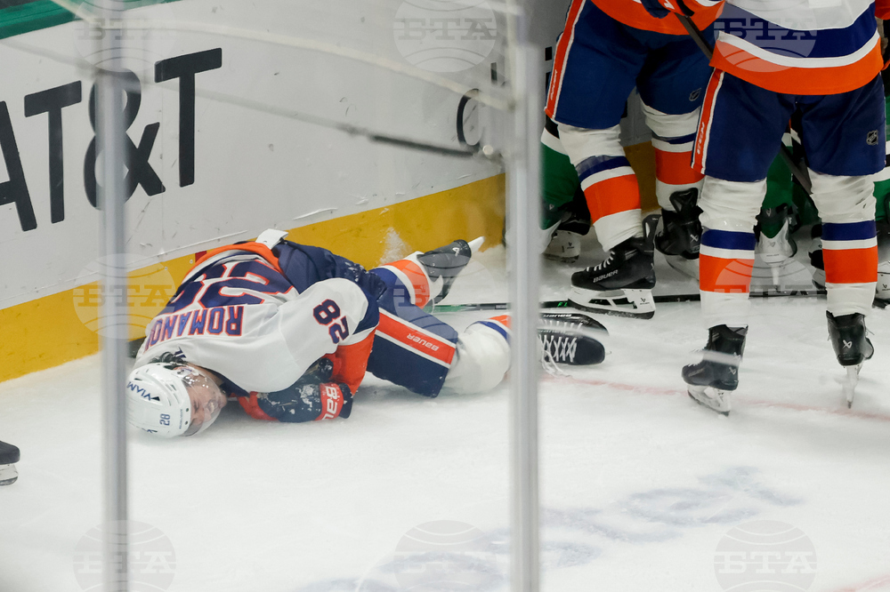 Islanders Romanov Injury Hockey