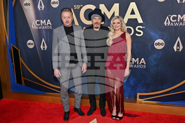 59th Annual CMA Awards - Arrivals