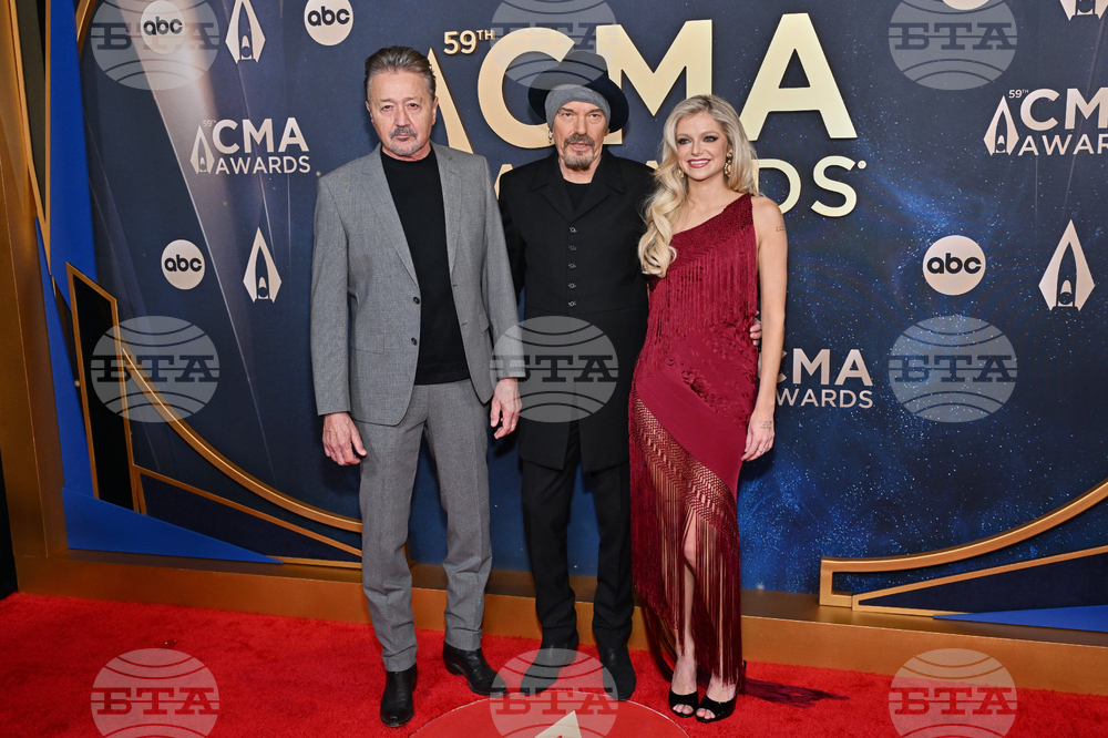 59th Annual CMA Awards - Arrivals