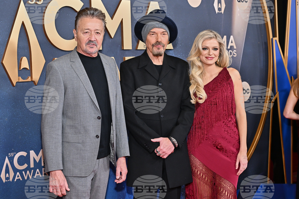 59th Annual CMA Awards - Arrivals