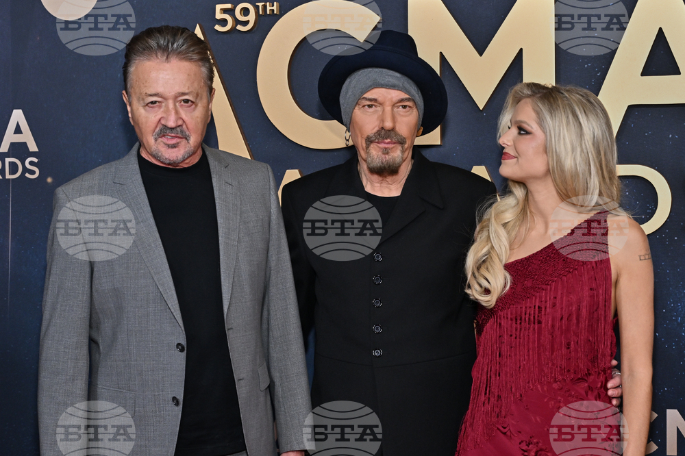 59th Annual CMA Awards - Arrivals