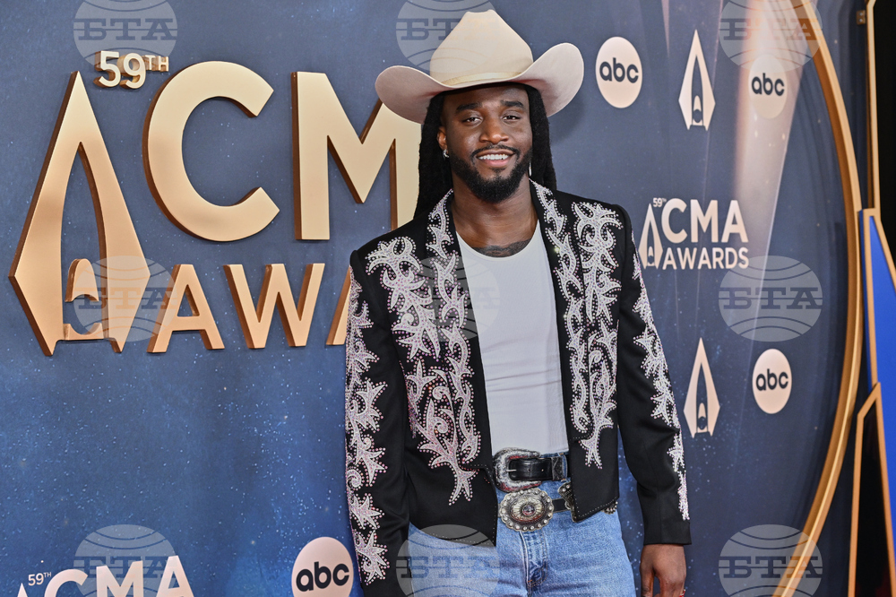 59th Annual CMA Awards - Arrivals