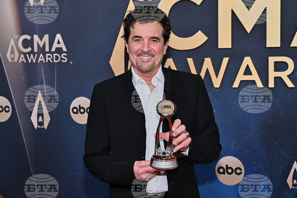 59th Annual CMA Awards - Arrivals