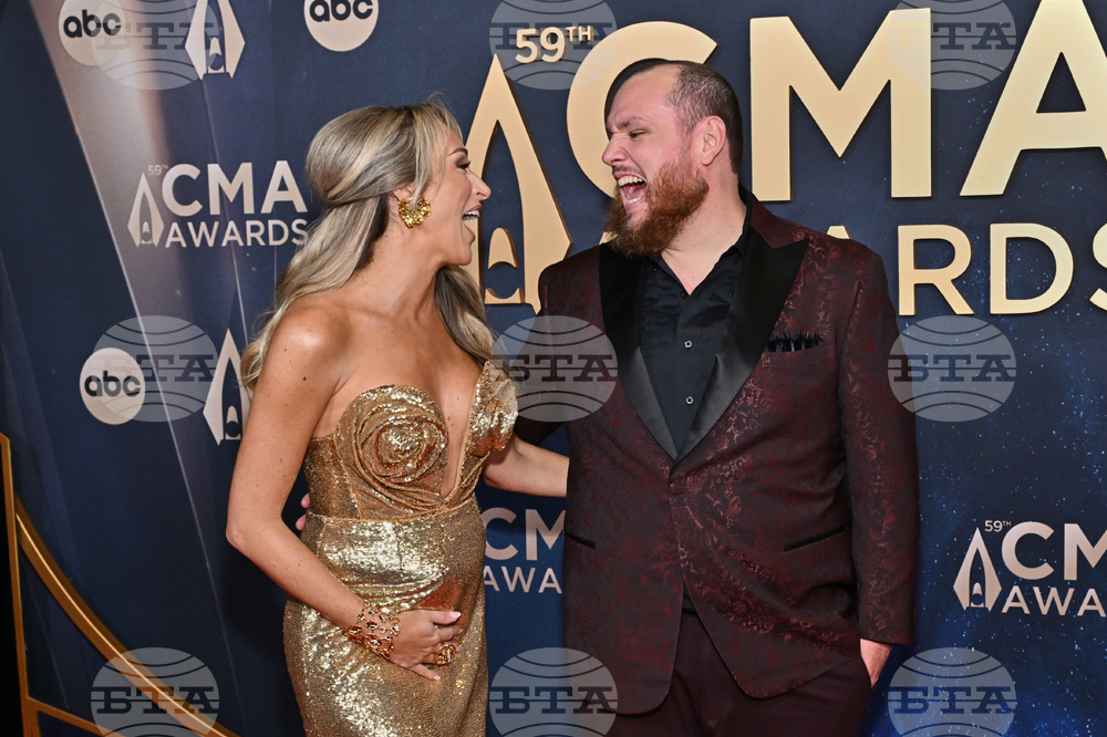 59th Annual CMA Awards - Arrivals