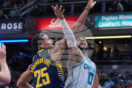 Hornets Pacers Basketball