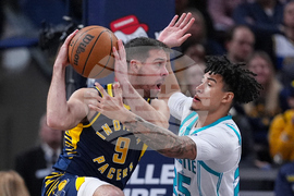 Hornets Pacers Basketball