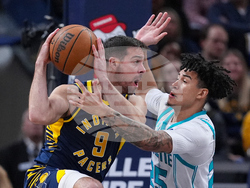 Hornets Pacers Basketball