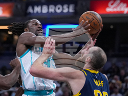 Hornets Pacers Basketball