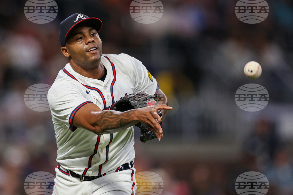 Braves Iglesias Contract Baseball