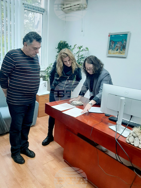 Дарение от 60 черно-бели снимки от ХХ в. получи Държавният архив в Разград