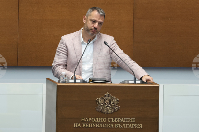 Пленарното заседание на парламента беше прекъснато за времето на провеждане на заседанието на бюджетната комисия