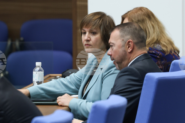 Парламентът удължи заседанието си до прочитането на всички доклади на парламентарни комисии по законопроекта за държавния бюджет