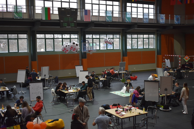 Американски университет в България: Студенти събират в Благоевград успешни бизнес лидери за традиционно предизвикателство 