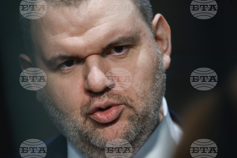 Още днес кметът Васил Терзиев да отвори паркинга на катедралата “Св. Александър Невски” за хората, поиска лидерът на "ДПС-Ново начало" Делян Пеевски