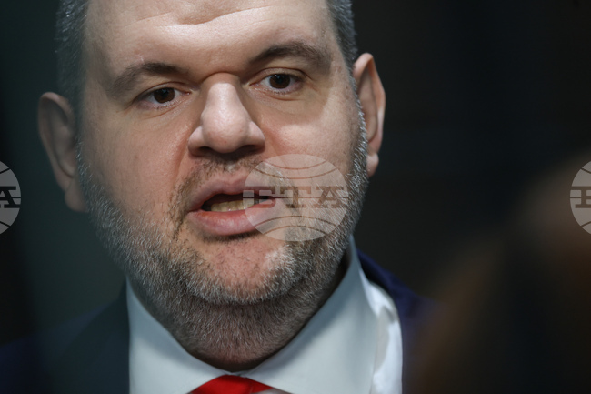 Лидерът на „ДПС-Ново начало“ Делян Пеевски поиска оставката на столичния кмет Васил Терзиев