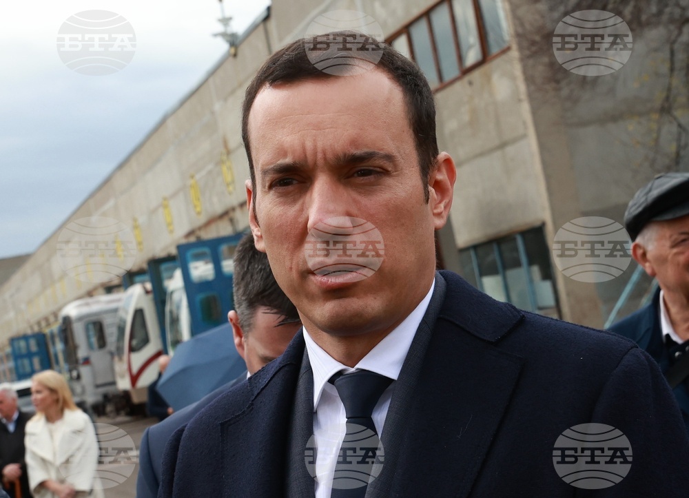 Време е Пеевски да влезе в ролята на депутат, а не на монарх или кмет, каза столичният кмет Васил Терзиев