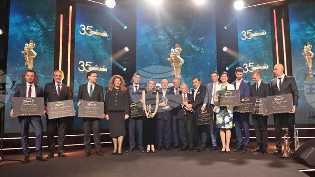 В трудната година, която предстои, с първия бюджет в евро, държавата избра да бъде опонент на бизнеса вместо съюзник, каза Илияна Йотова