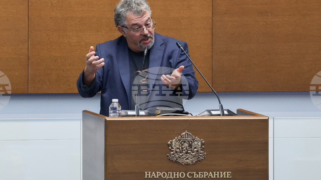 България ще продължи да отстоява суверенитета и териториалната цялост на Украйна, заявиха от ПП-ДБ в декларация, посветена на Гладомора