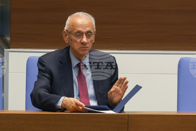 Нов момент в бюджета на НЗОК са 260 млн. евро трансфери от централния бюджет за плащане на дейности на лечебни заведения, заяви Силви Кирилов