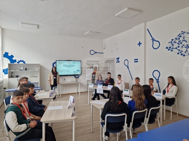 По повод Световната седмица на предприемачеството четири отбора представиха своите иновативни идеи в ПГ „Васил Димитров“ в Мадан