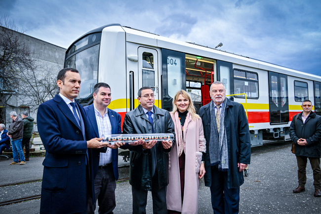 Кметът Васил Терзиев представи първия от новите влакове на метрото