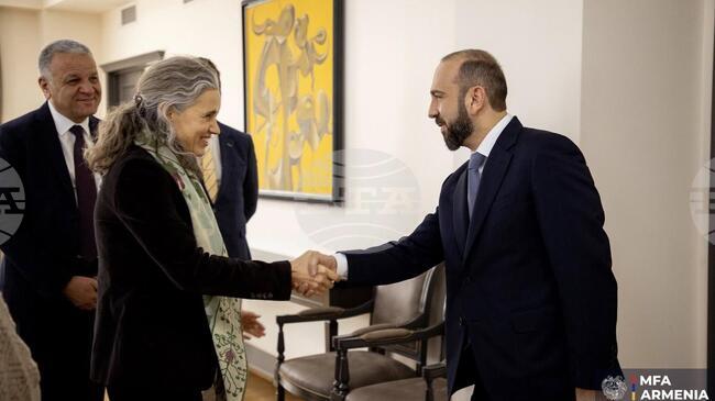 АРМЕНПРЕС: Европейският съюз потвърди подкрепата си за мирния процес между Армения и Азербайджан