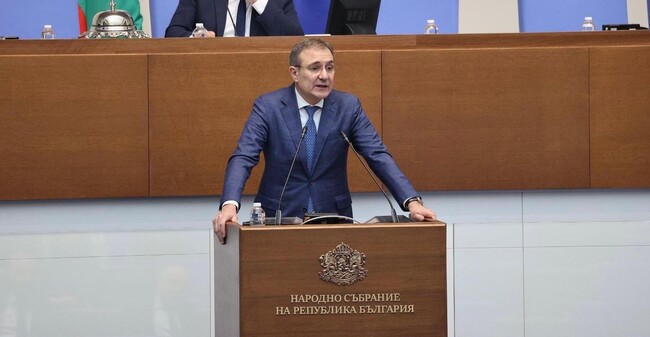 Министър Гуцанов: Изпълняваме ангажимента да вдигнем обезщетението за втората година от майчинството