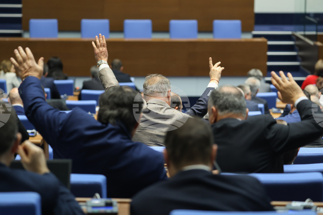 На първо четене в проектобюджета на НЗОК за догодина депутатите предвидиха 260 млн. евро за възнаграждения на персонала в лечебните заведения