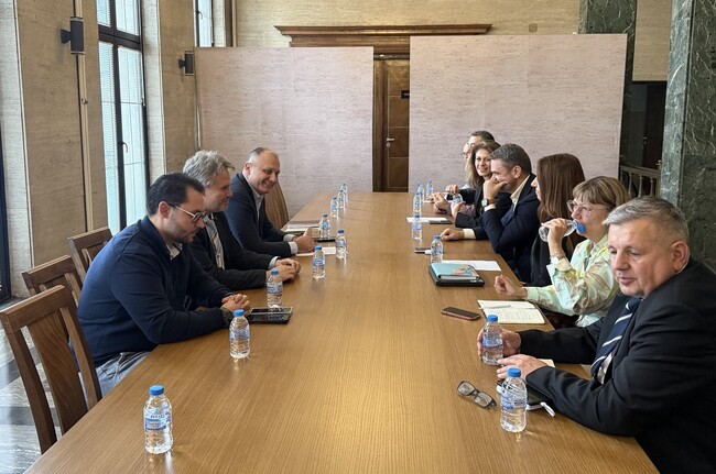 МЕУ: Министър Валентин Мундров обсъди с БРАИТ изграждането на централизирана национална система за киберсигурност