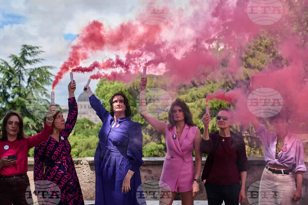 Women's Voices-Patriarchal Faiths