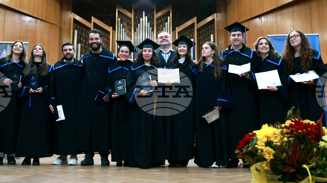 Общо 210 абсолвенти се дипломираха на тържествена церемония в Националната музикална академия