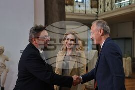 Българска академия на науките - „Необходими ли са ограничения за достъпа на деца до социалните мрежи?“ - национална кръгла маса