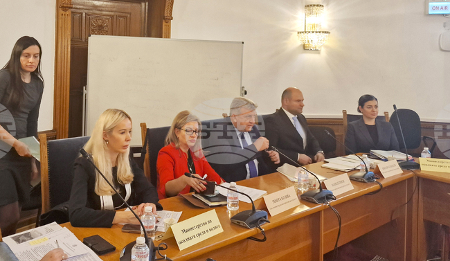 Парламент - Комисия по околната среда и водите