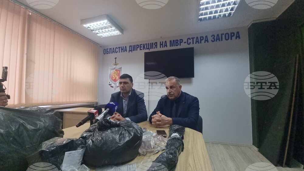 Петима души са задържани в Стара Загора при специализирана полицейска операция, свързана с разпространението на наркотици 