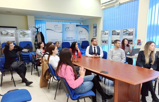 ОИЦ-Варна запозна студенти с функционалностите на ИСУН2020