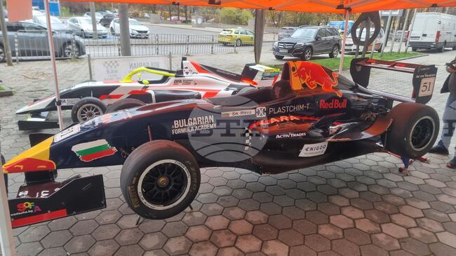 Целта на "Българска Формула Академия" е даде възможност на родните състезатели да се докоснат до болидите и международната сцена, заяви основателят й Цветан Илиев 