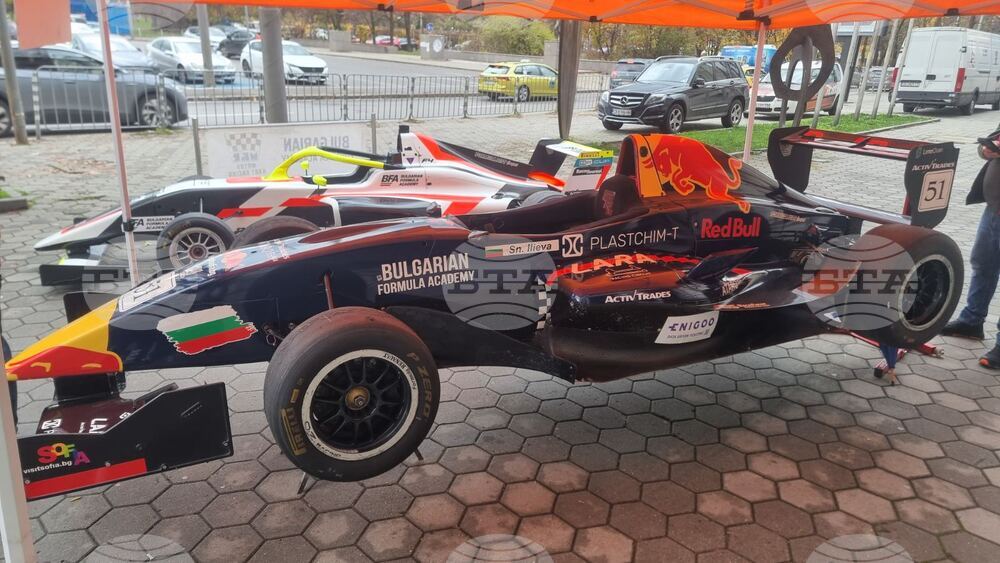 Целта на "Българска Формула Академия" е даде възможност на родните състезатели да се докоснат до болидите и международната сцена, заяви основателят й Цветан Илиев 