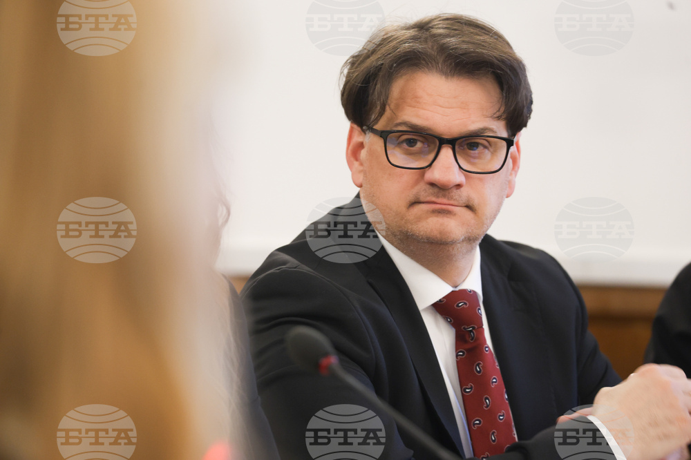 Министър Мариан Бачев представи пред парламентарната медийна комисия акценти в проектобюджета за 2026 г. в областта на културата