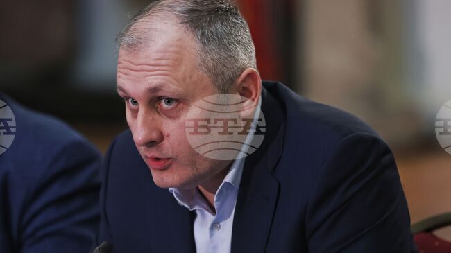 Киберзаплахите вече не са виртуални, "преливат" се в реалния свят, каза министърът на електронното управление Валентин Мундров