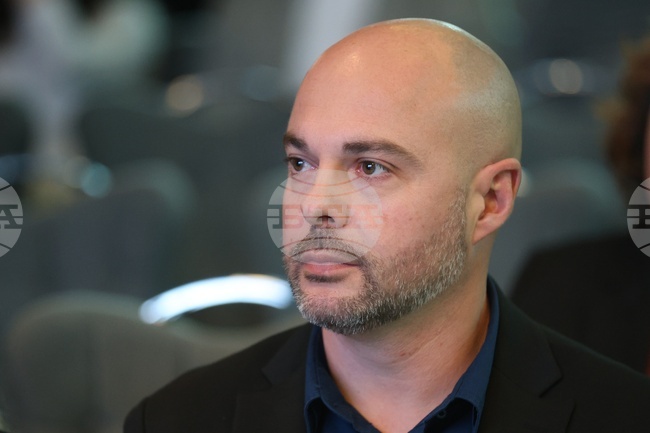 Има щети по инфраструктурата, извършва се оглед, каза директорът на Столичния инспекторат Николай Неделков след снощния протест