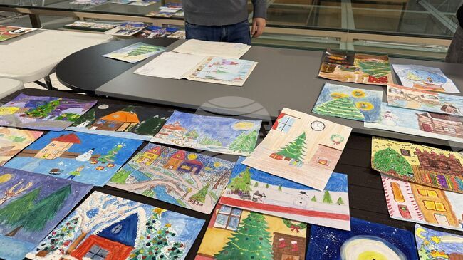 Избрани рисунки на деца от Ямбол ще украсят коледни благотворителни картички