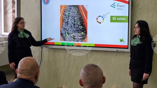 Ученици от Кърджали ще си партнират с две институции в проект за отглеждане на стевия като алтернатива на тютюна в региона