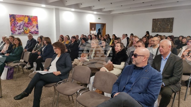 Комплексът за социални услуги за деца и семейства в Търговище чества 20 години от създаването си