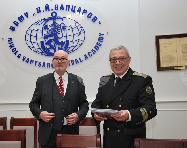 Варна - Подписване на меморандум за сътрудничество между ВВМУ „Н. Й. Вапцаров“ и Фондация „Конрад Аденауер“ - България