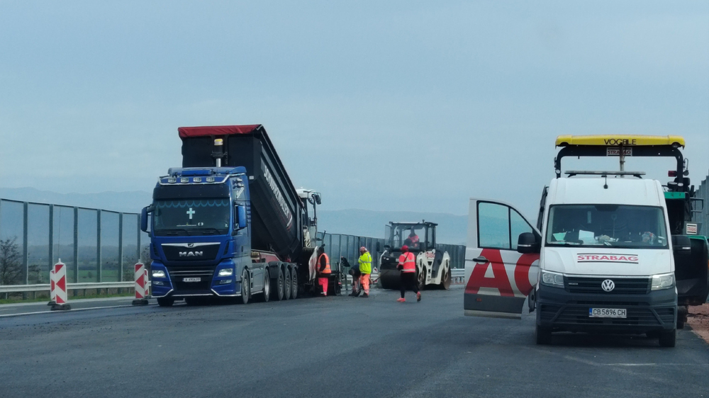 АПИ: Продължава ремонтът на 11 км от АМ „Тракия“ в област Сливен