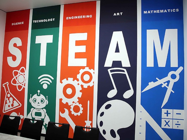 В украинския град Болград беше открит STEAM кабинет в Центъра за детско и юношеско творчество