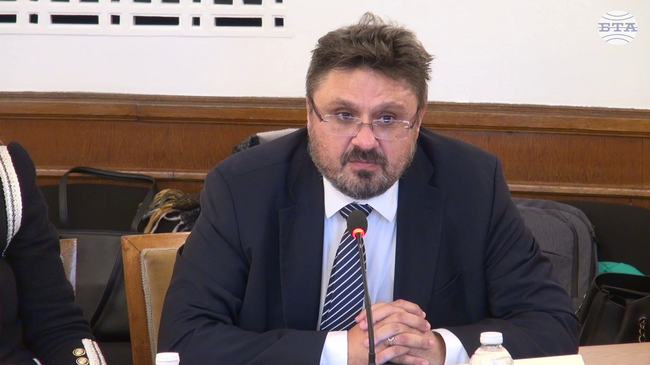 Трябва да благодарим на българския народ за вложенията в обществените медии и да напомним на парламента за още ниските възнаграждения на журналистите, каза генералният директор на БТА Кирил Вълчев