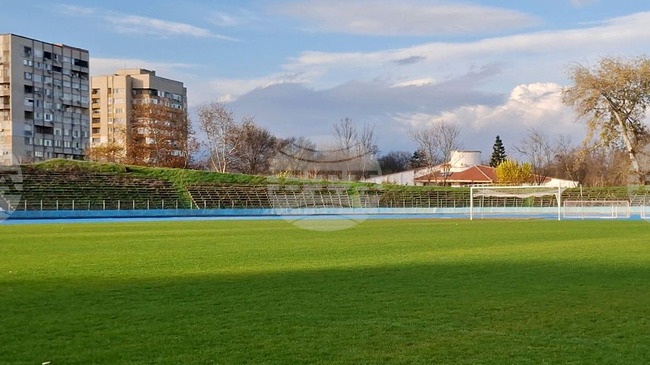 Осветителна инсталация с 30-метрови стълбове и изграждане на нова трибуна предвижда проект за подобрения на стадиона в Ямбол