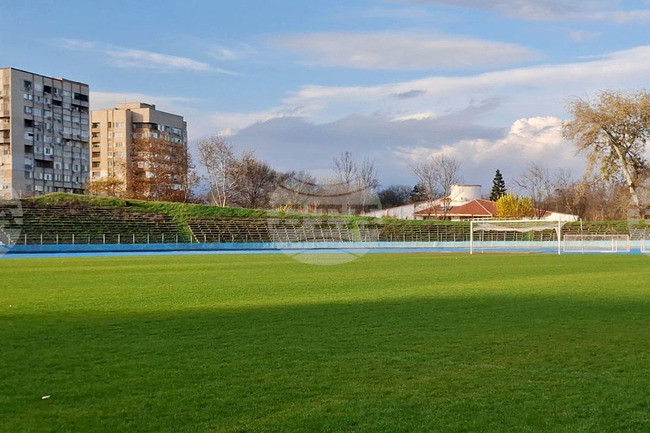 Осветителна инсталация с 30-метрови стълбове и изграждане на нова трибуна предвижда проект за подобрения на стадиона в Ямбол