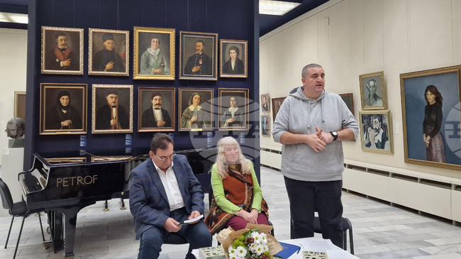 Допълненото издание на "Страници от миналото на Пазарджик" беше представено днес в Художествена галерия "Станислав Доспевски"